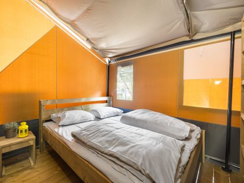 TENTE TOILE ET BOIS 4 personnes - Polari - Tente Safari + sanitaires + climatisation (4P)