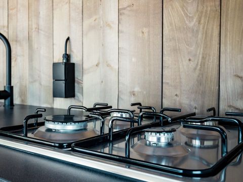 Tente en toile et en bois 4 personnes - Polari - Tente Safari + sanitaires + climatisation (4P)
