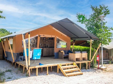 TENTE TOILE ET BOIS 4 personnes - Polari - Tente Safari + sanitaires + climatisation (4P)