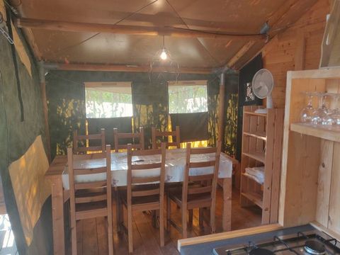 TENTE TOILE ET BOIS 5 personnes - Tente safari coucher de soleil + sanitaires + air conditionné (6P)