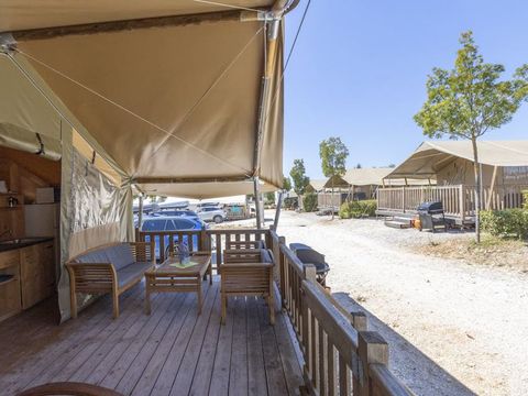 TENTE TOILE ET BOIS 5 personnes - Tente safari coucher de soleil + sanitaires + air conditionné (6P)