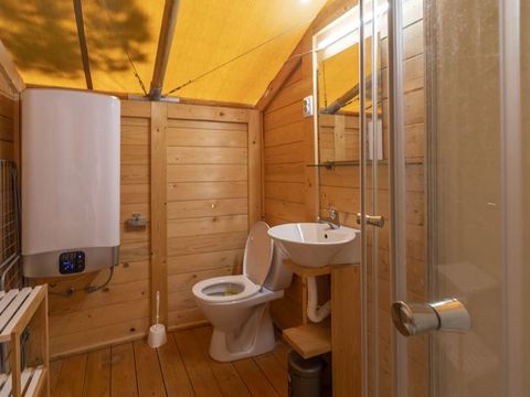 TENTE TOILE ET BOIS 5 personnes - Tente safari coucher de soleil + sanitaires + air conditionné (6P)