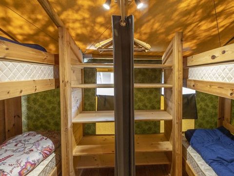 TENTE TOILE ET BOIS 5 personnes - Tente safari coucher de soleil + sanitaires + air conditionné (6P)