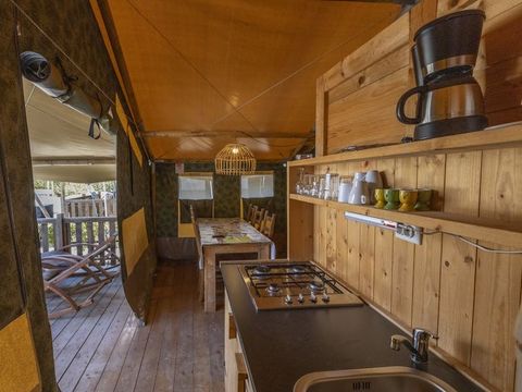 TENTE TOILE ET BOIS 5 personnes - Tente safari coucher de soleil + sanitaires + air conditionné (6P)