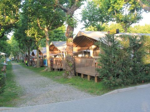 Tente en toile et en bois 5 personnes - Tente safari Sorella + sanitaires + climatisation (6P)