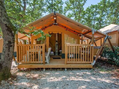 TENTE TOILE ET BOIS 6 personnes - Tente Safari | 3 Ch. | 6 Pers. | Terrasse surélevée | 1 SDB | Clim.