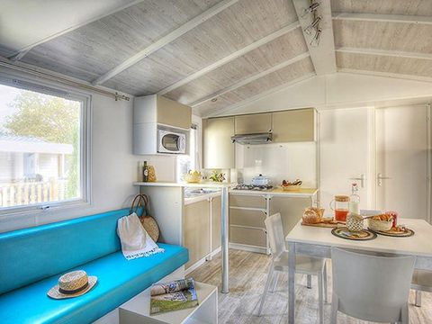 MOBILHOME 6 personnes - Premium | 3 Ch. | 6 Pers. | Terrasse surélevée | Clim. | TV