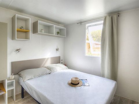 MOBILHOME 4 personnes - Classic | 2 Ch. | 4 Pers. | Terrasse surélevée | Clim. | TV