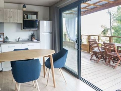 BUNGALOW 5 personnes - Lodge sur pilotis - Kabane 2/5