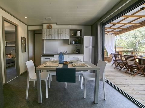 BUNGALOW 5 personnes - Lodge sur pilotis - Kabane 2/5