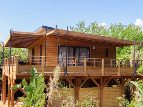 BUNGALOW 5 personnes - Lodge sur pilotis - Kabane 2/5