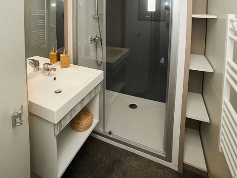 BUNGALOW 5 personnes - Lodge sur pilotis - Kabane 2/5