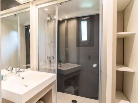 BUNGALOW 6 personnes - Kabane XXL sur Pilotis 4 Pièces 6 Personnes Climatisé + TV