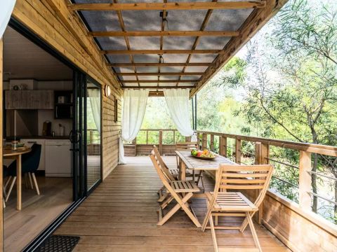 HÉBERGEMENT INSOLITE 5 personnes - Lodge Kabane sur Pilotis 3 Pièces 5 Personnes Climatisé + TV