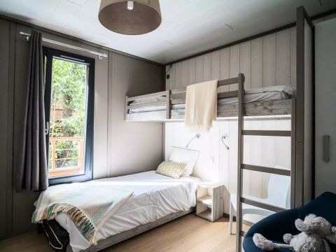 HÉBERGEMENT INSOLITE 5 personnes - Lodge Kabane sur Pilotis 3 Pièces 5 Personnes Climatisé + TV