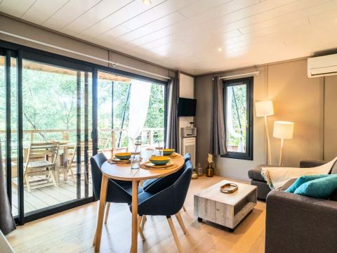 HÉBERGEMENT INSOLITE 5 personnes - Lodge Kabane sur Pilotis 3 Pièces 5 Personnes Climatisé + TV