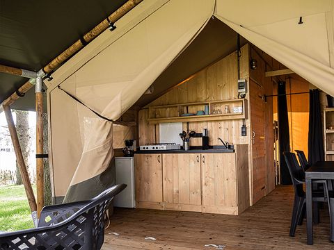Tente en toile et en bois 4 personnes - Tente safari de luxe Woody 25