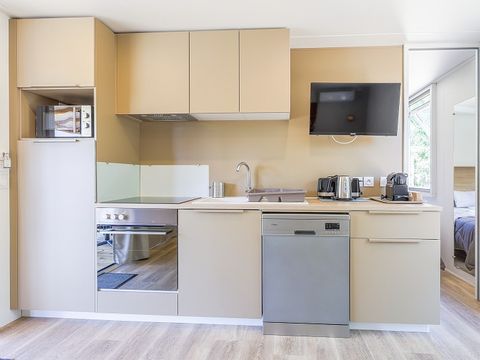 MOBILHOME 6 personnes - Premium | 3 Ch. | 6 Pers. | Terrasse surélevée | Clim. | TV