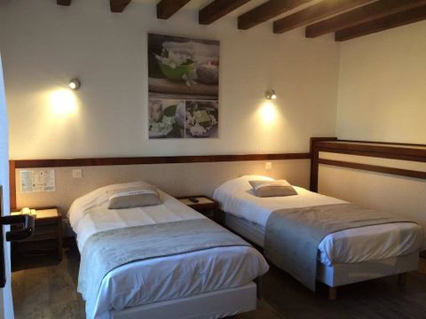 APPARTEMENT 6 personnes - Appartement | 2 Ch. | 4/6 Pers. | Terrasse surélevée non couverte | 2 SDB | TV