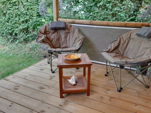 Tente en toile et en bois 5 personnes - VICTORIA LODGE - sans sanitaires 20 m²