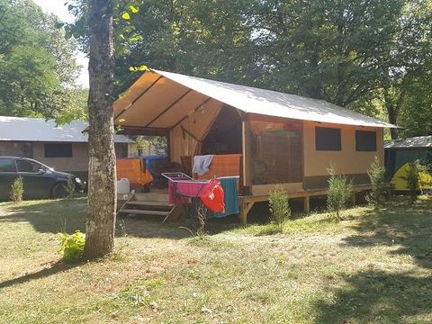 Tente en toile et en bois 5 personnes - VICTORIA LODGE - sans sanitaires 20 m²