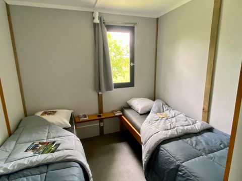 CHALET 5 personnes - en bois - 2 chambres + terrasse CHALET 5 personnes - en bois - 2 chambres + terrasse