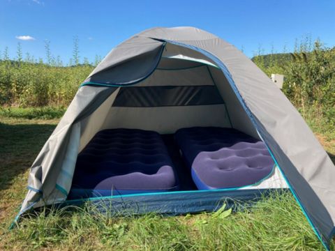 TENTE 4 personnes - Pret à camper (sans sanitaire) TENTE 4 personnes - Pret à camper (sans sanitaire)