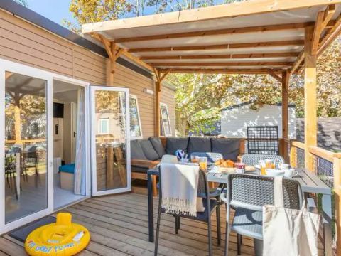 Mobilhome 8 personnes - Premium | 4 Ch. | 8 Pers. | Terrasse Lounge | 2 SDB | Clim. | TV