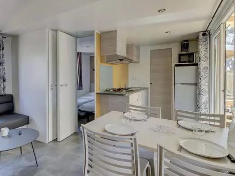 Mobilhome 8 personnes - Premium | 4 Ch. | 8 Pers. | Terrasse Lounge | 2 SDB | Clim. | TV