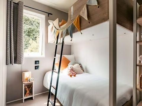 Mobilhome 8 personnes - Comfort | 4 Ch. | 6/8 Pers. | Terrasse surélevée | Outdoor kitchen | 2 SDB | Clim.