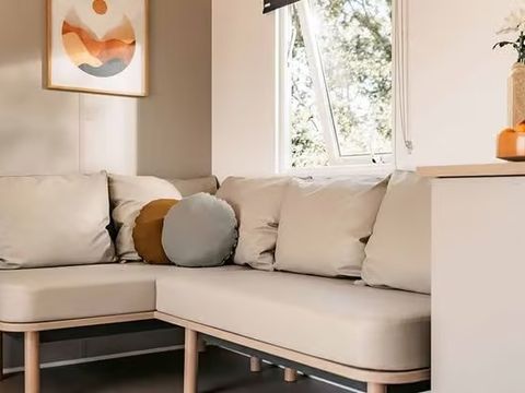 Mobilhome 8 personnes - Comfort | 4 Ch. | 6/8 Pers. | Terrasse surélevée | Outdoor kitchen | 2 SDB | Clim.