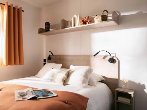 Mobilhome 8 personnes - Comfort | 4 Ch. | 6/8 Pers. | Terrasse surélevée | Outdoor kitchen | 2 SDB | Clim.