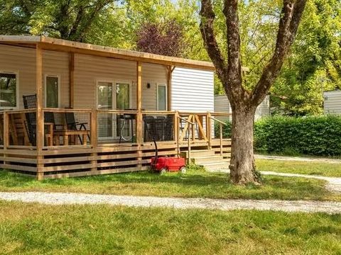 Mobilhome 8 personnes - Comfort | 4 Ch. | 6/8 Pers. | Terrasse surélevée | Outdoor kitchen | 2 SDB | Clim.