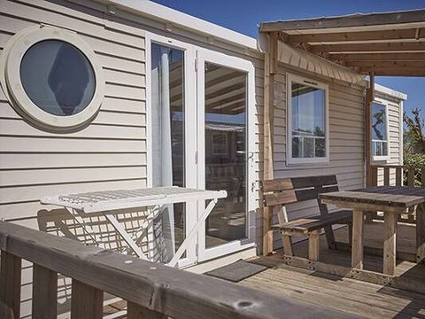 MOBILHOME 6 personnes - Mobil-home | Premium | 3 Ch. | 6 Pers. | Terrasse surélevée | Clim. | TV