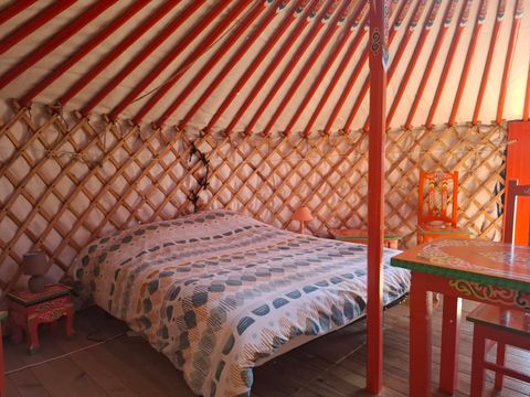 HÉBERGEMENT INSOLITE 2 personnes - yourte