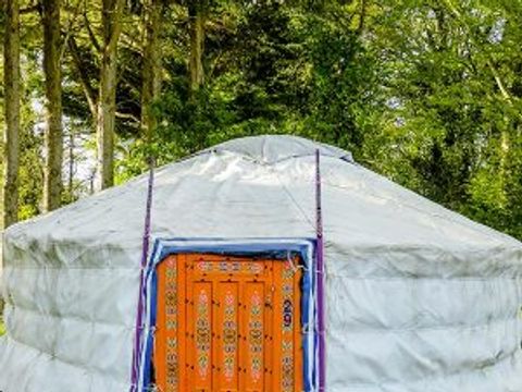 HÉBERGEMENT INSOLITE 3 personnes - yourte 3 personnes