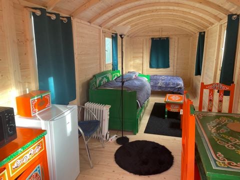 Hébergement 4 personnes - roulotte 4 pers max