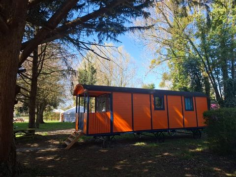 HÉBERGEMENT INSOLITE 4 personnes - roulotte 4 pers max
