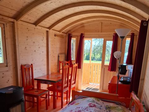 HÉBERGEMENT INSOLITE 2 personnes - roulotte 2 pers