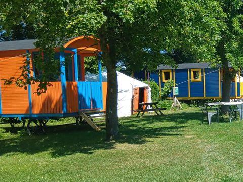 HÉBERGEMENT INSOLITE 3 personnes - roulotte 3 pers max