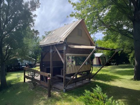HÉBERGEMENT INSOLITE 2 personnes - Cyclo-tente 1 chambre 2 personnes