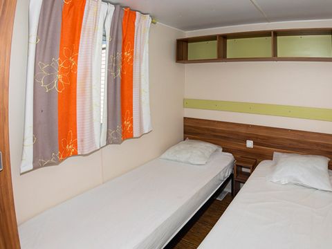 Mobilhome 6 personnes - AUBRAC pour 4/6 personnes (2 chambres)