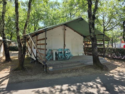 TENTE TOILE ET BOIS 4 personnes - Tente Super Lodge | Comfort | 2 Ch. | 4 Pers. | Sans SDB