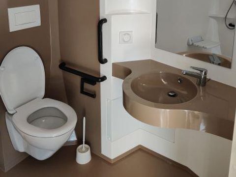 MOBILHOME 5 personnes - C- Mobil-home Hélios - PMR - climatisé - 2 chambres 32m² avec terrasse couverte