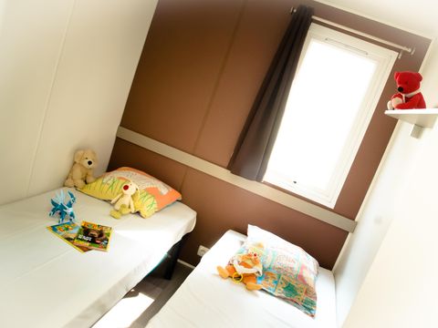 MOBILHOME 4 personnes - ECO Mobil home 2ch. CORDOVA (2015) 27m² + Terrasse semi-couverte 4/6 pers