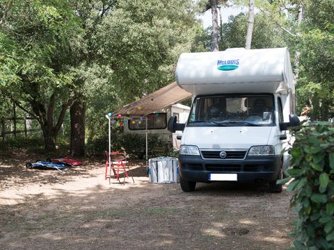 Emplacement - Forfait Confort : Emplacement + Véhicule + électricité