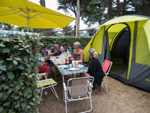 Emplacement - Forfait Confort : Emplacement + Véhicule + électricité