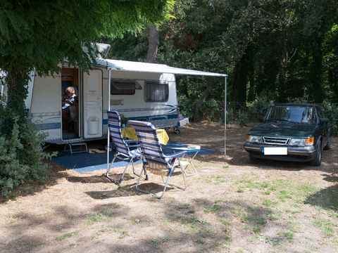 Emplacement - Forfait Confort : Emplacement + Véhicule + électricité