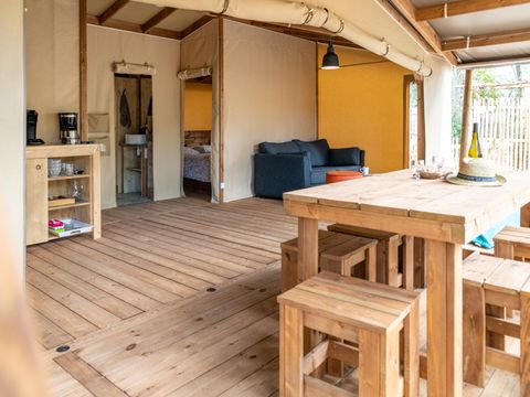 TENTE 5 personnes - Tente 2ch. GIROFLEE (2023) 32 m² + Terrasse semi-couverte 4/5 pers