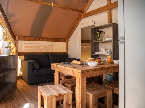 Tente en toile et en bois 5 personnes - Tente 2ch. GENET (2023) 21m² + terrasse semi-couverte 4/5 pers